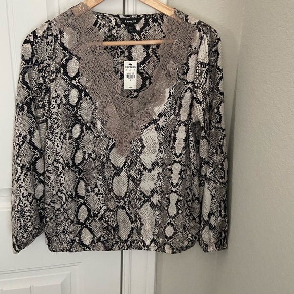 Express Tops - ISO this top!